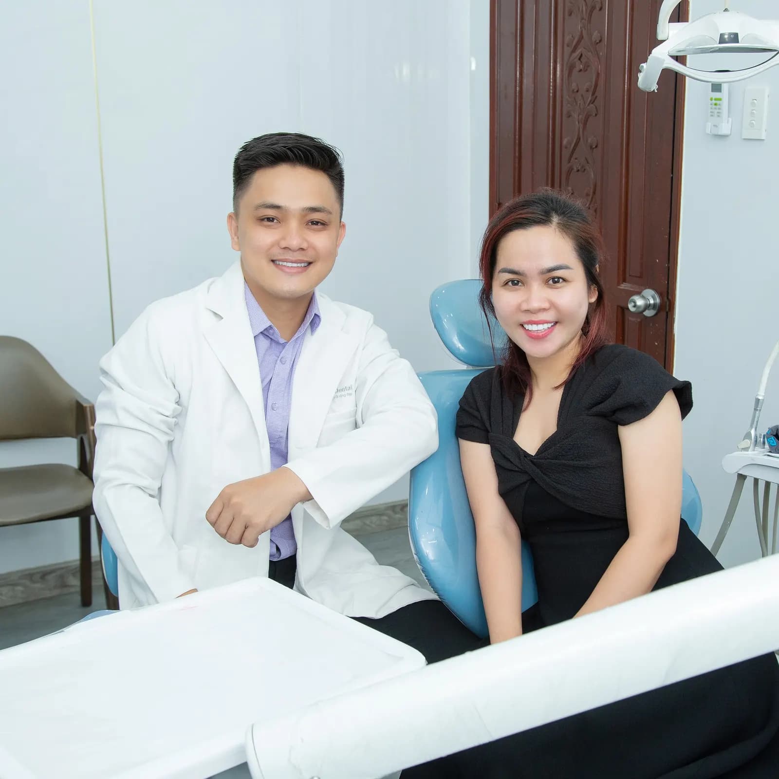Nghệ sĩ trải nghiệm dịch vụ tại Bảo An Dental