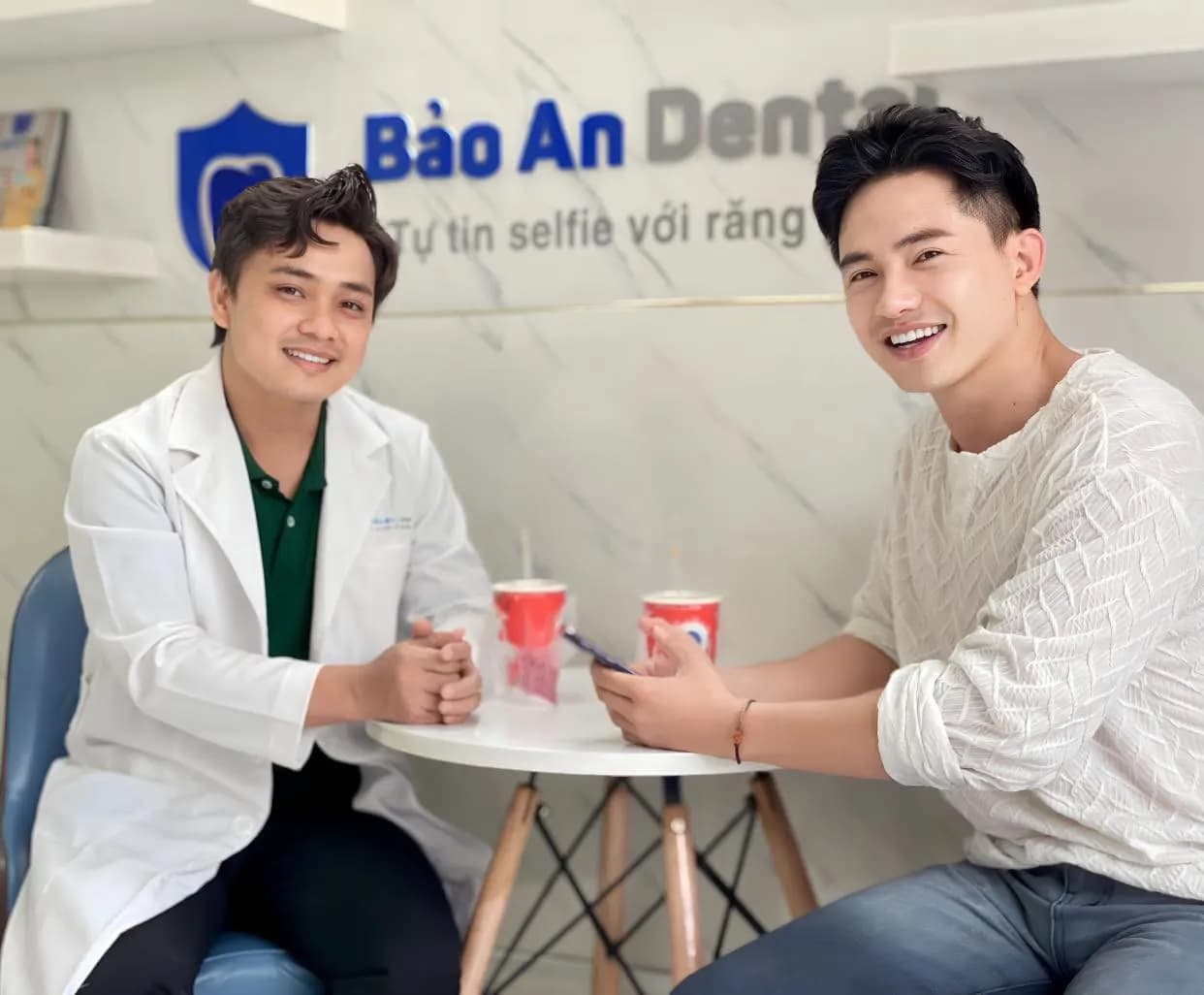 Nghệ sĩ trải nghiệm dịch vụ tại Bảo An Dental